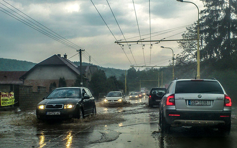 Watch_Thunderstorm_07